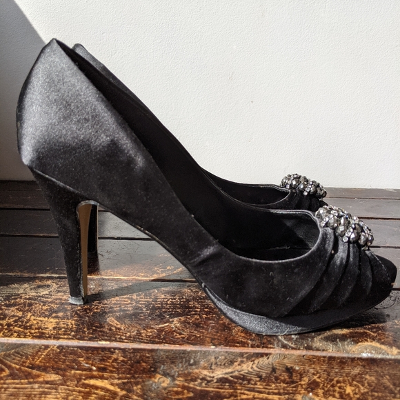 Satin peep toe pumps - Picture 4 of 4